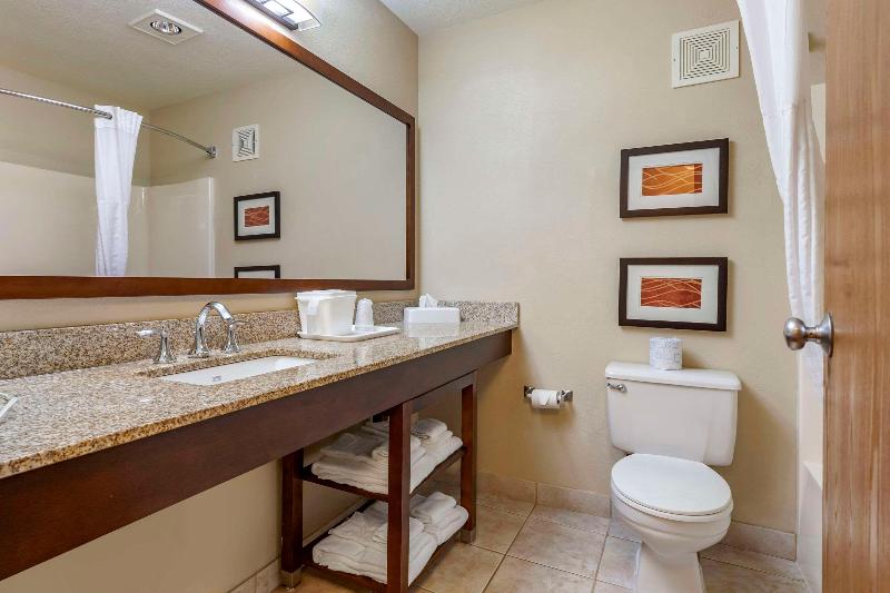 Comfort Inn Rhinelander Area image