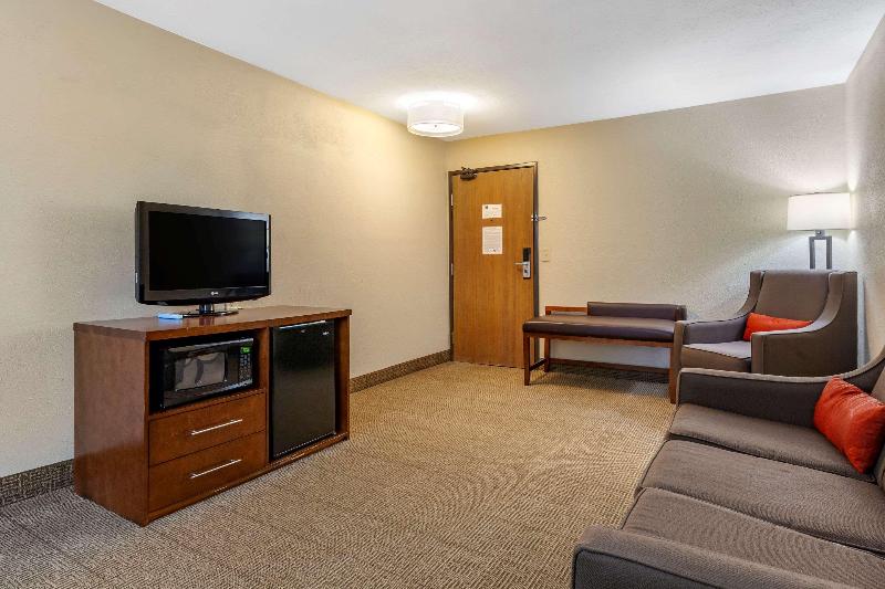 Comfort Inn Rhinelander Area image