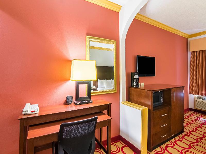 Quality Suites image
