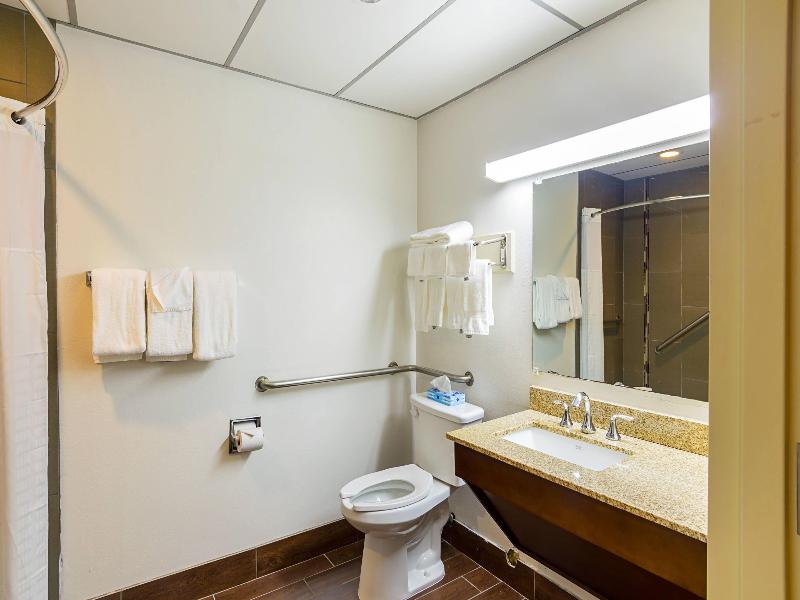 Quality Suites image