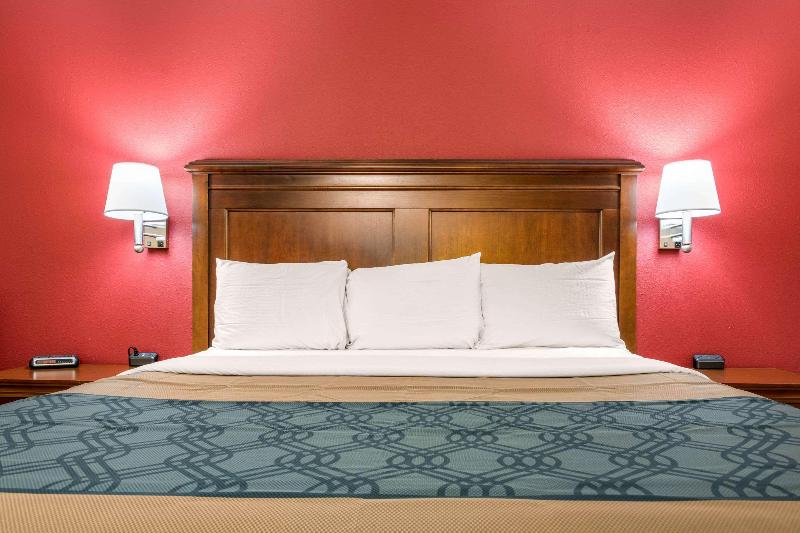 Surestay By Best Western Findlay image