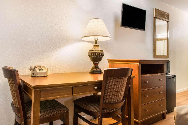 Surestay By Best Western Findlay image