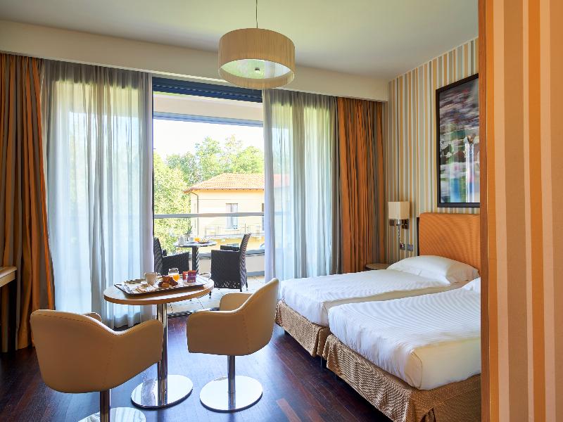 Unahotels Varese image
