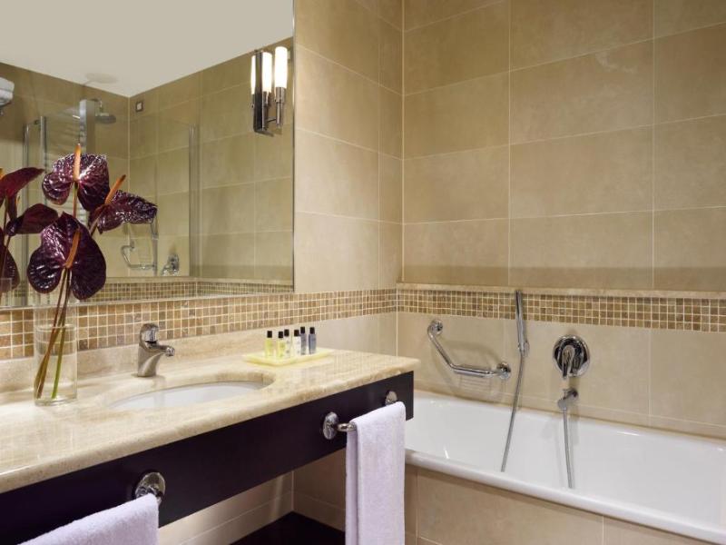 Unahotels Varese image