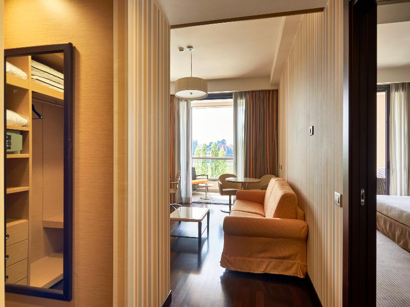 Unahotels Varese image