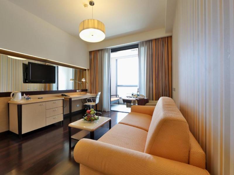 Unahotels Varese — general view