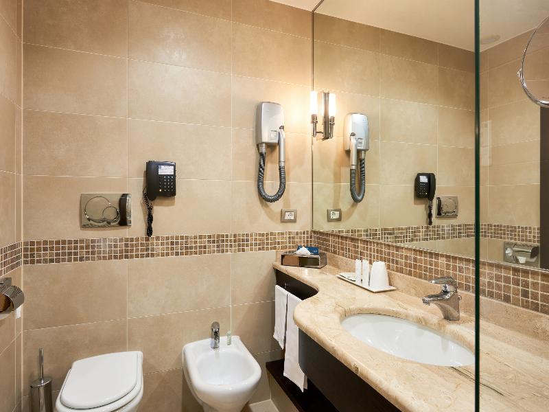 Unahotels Varese image