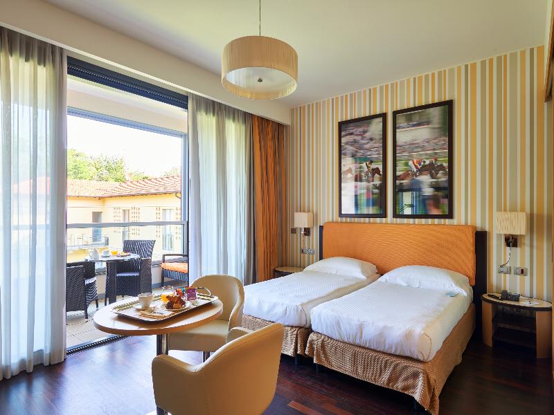 Unahotels Varese image