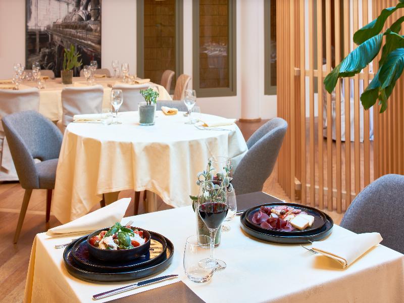 Unahotels Varese image