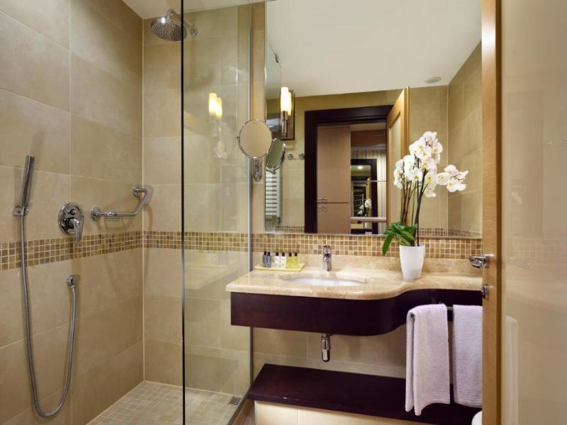 Unahotels Varese image