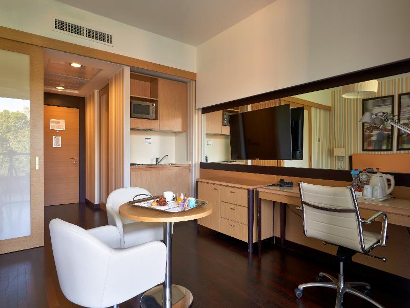 Unahotels Varese image