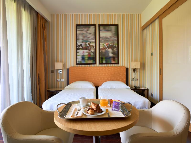 Unahotels Varese image