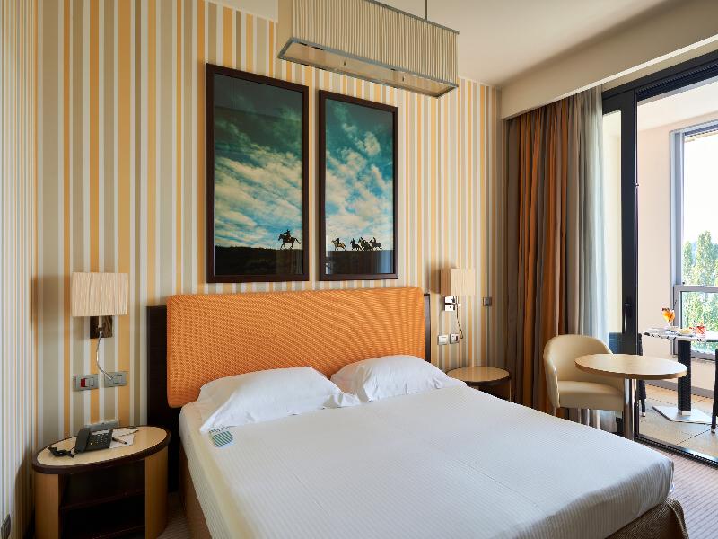 Unahotels Varese image