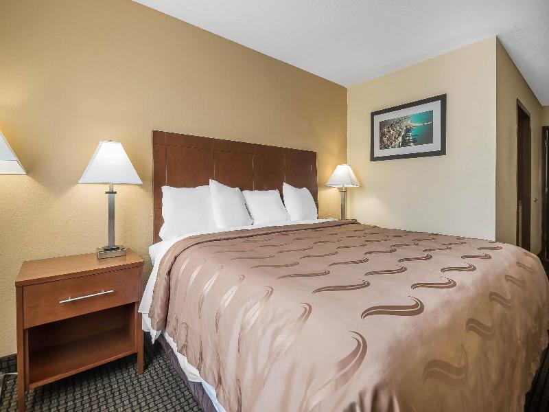 Quality Inn Janesville Area image