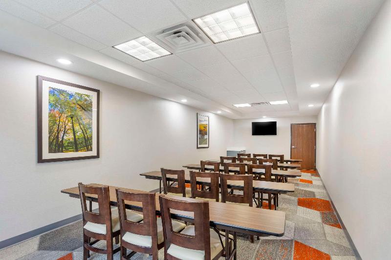 Comfort Suites Bloomsburg Area image