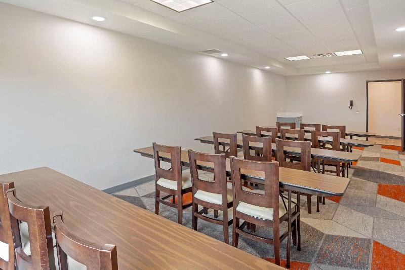 Comfort Suites Bloomsburg Area image