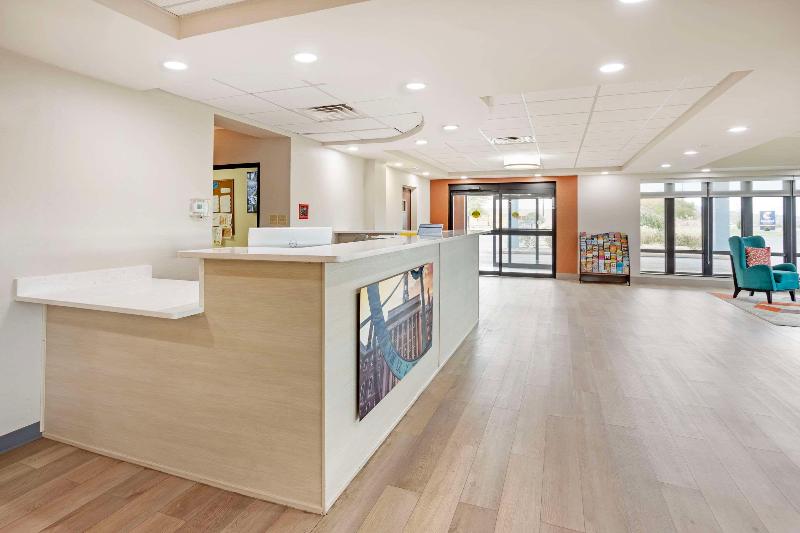 Comfort Suites Bloomsburg Area image