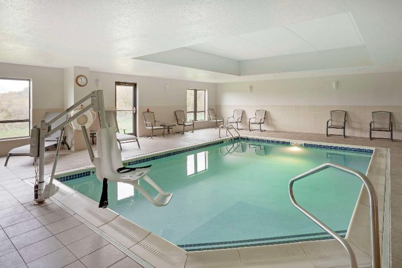 Comfort Suites Bloomsburg Area image