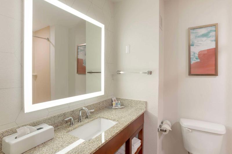Comfort Suites Bloomsburg Area image