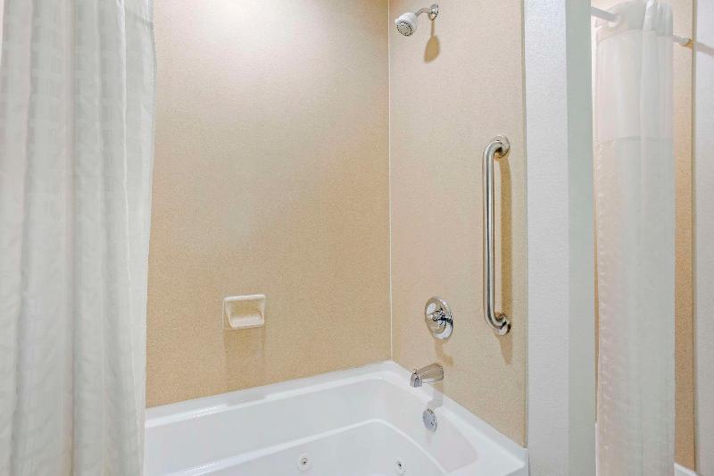 Comfort Suites Bloomsburg Area image