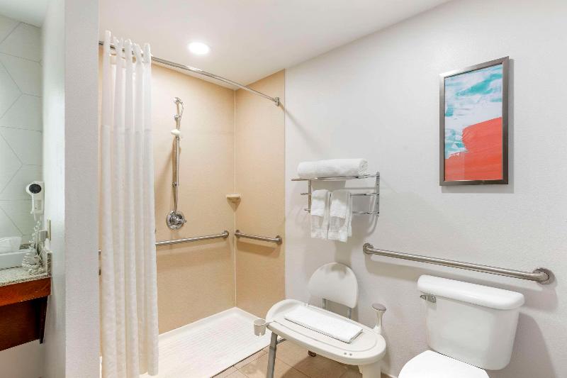 Comfort Suites Bloomsburg Area image