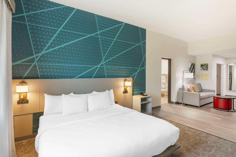 Comfort Suites Bloomsburg Area image