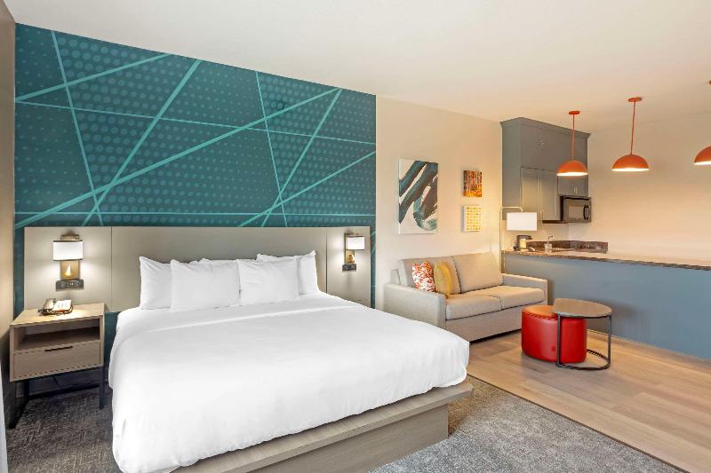 Comfort Suites Bloomsburg Area image