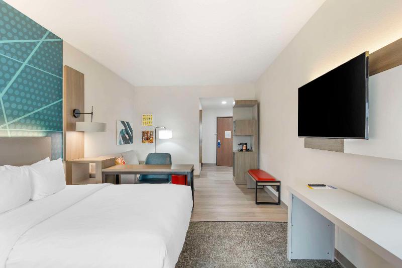 Comfort Suites Bloomsburg Area image