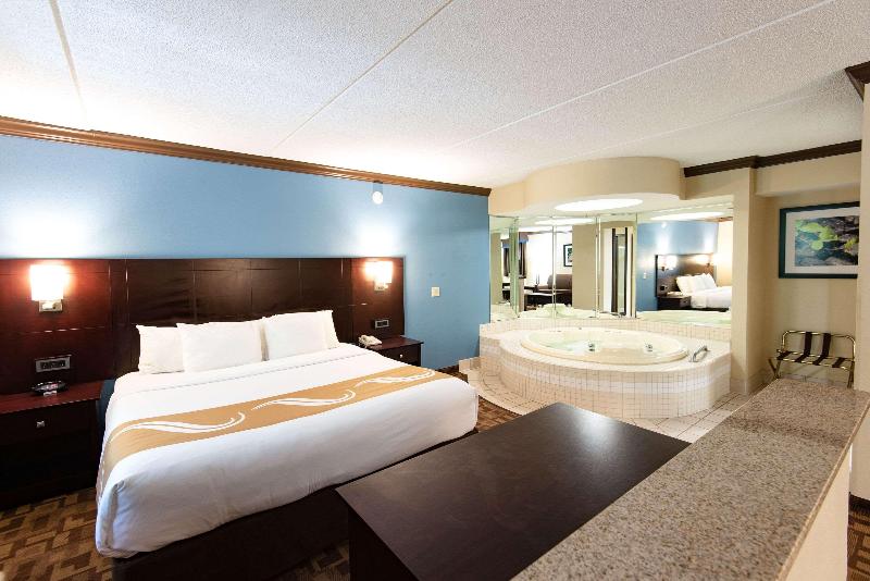 Quality Inn & Suites Quakertown image