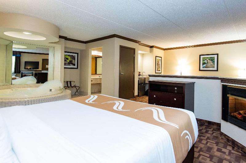 Quality Inn & Suites Quakertown image