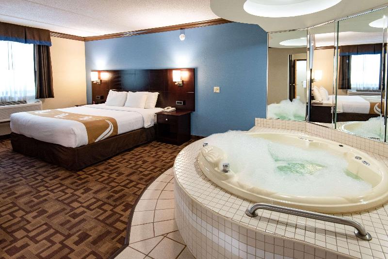 Quality Inn & Suites Quakertown image