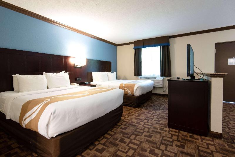 Quality Inn & Suites Quakertown image