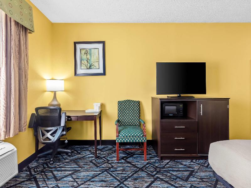 Quality Inn Litchfield Route 66 image