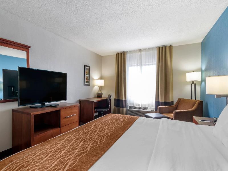 Comfort Inn & Suites Lees Summit -Kansas City image