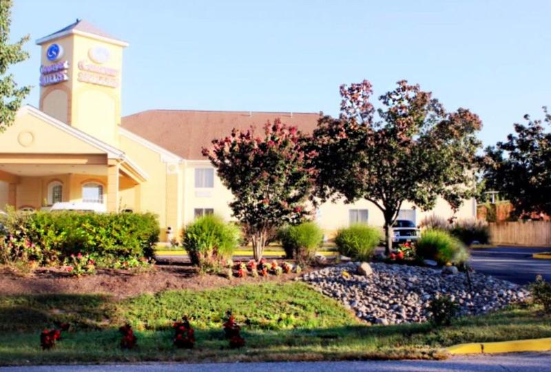Comfort Suites Waldorf Area image