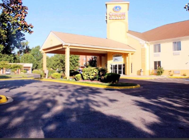 Comfort Suites Waldorf Area image