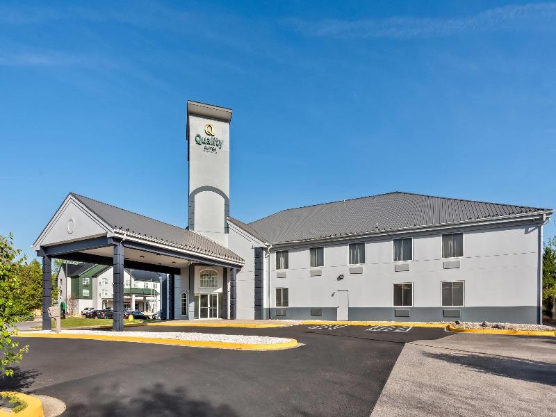 Comfort Suites Waldorf Area image