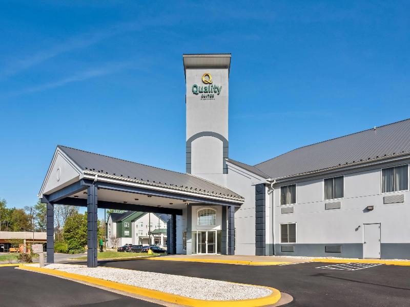 Comfort Suites Waldorf Area image