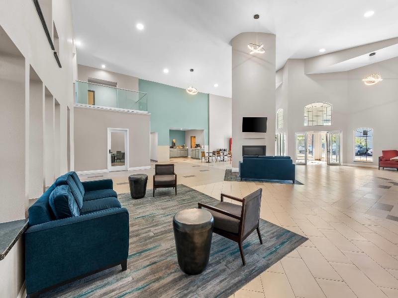 Comfort Suites Waldorf Area image