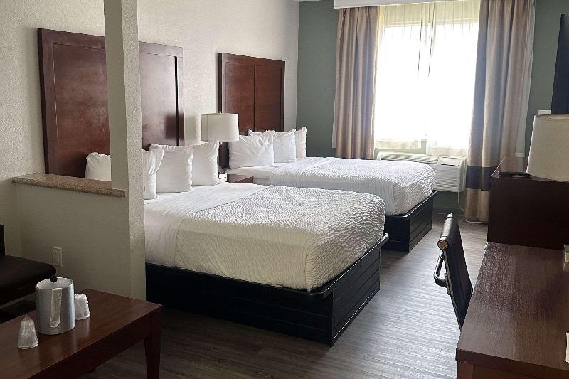 Comfort Suites Waldorf Area image