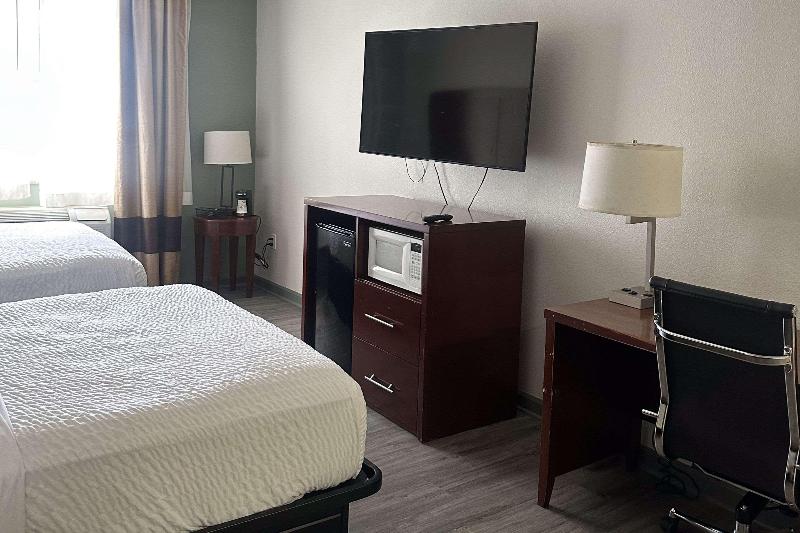 Comfort Suites Waldorf Area image