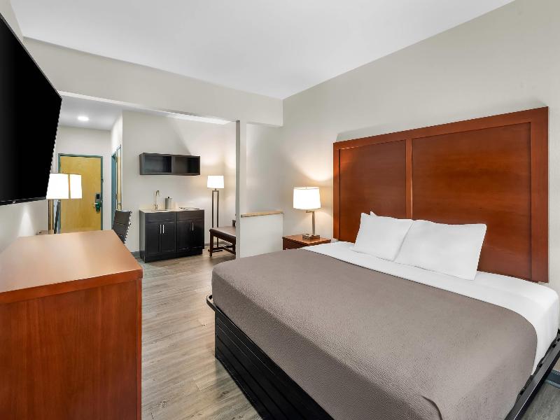 Comfort Suites Waldorf Area image
