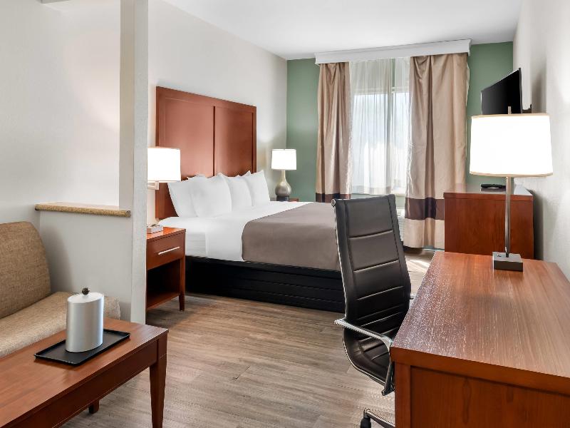 Comfort Suites Waldorf Area image