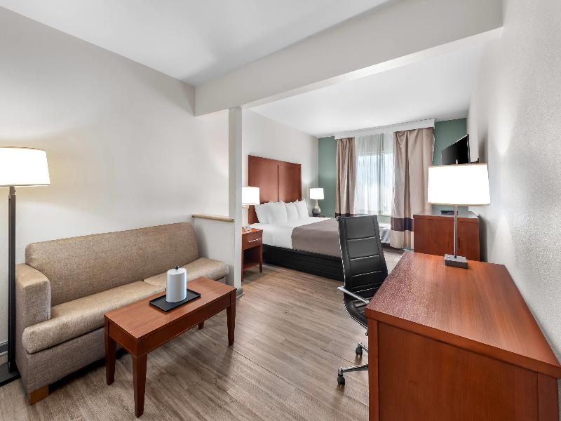 Comfort Suites Waldorf Area image