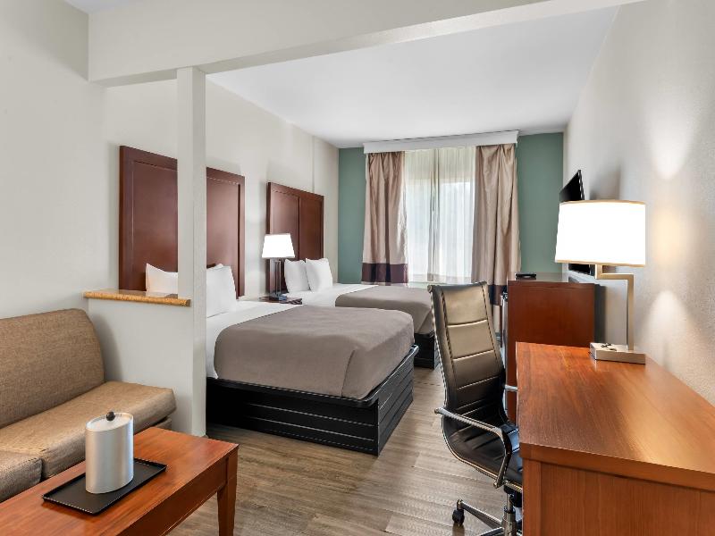 Comfort Suites Waldorf Area image