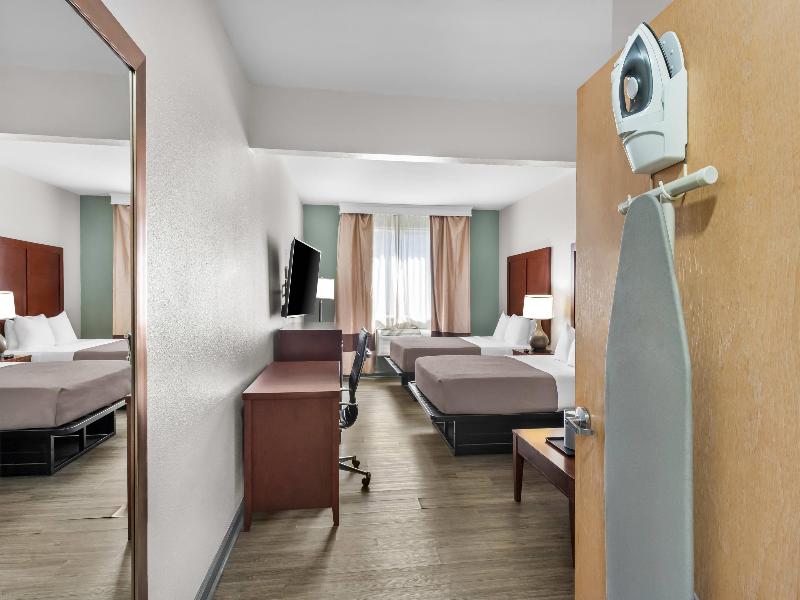 Comfort Suites Waldorf Area image