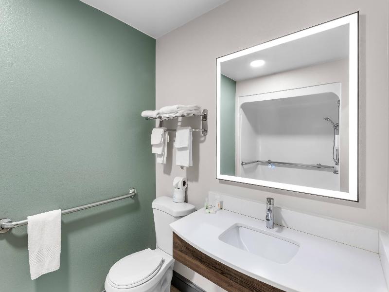 Comfort Suites Waldorf Area image
