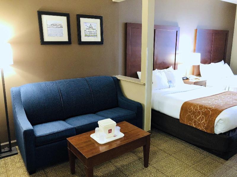 Comfort Suites Waldorf Area image