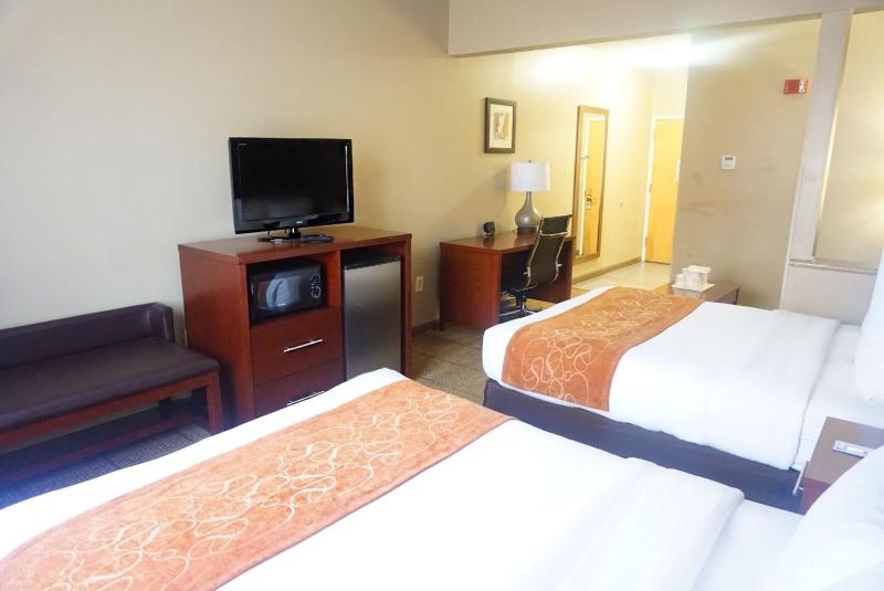 Comfort Suites Waldorf Area image