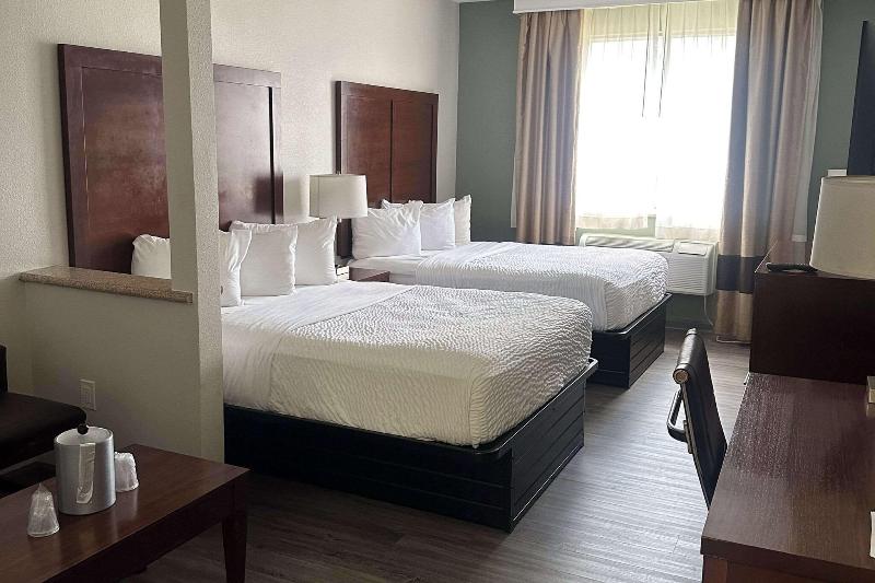Comfort Suites Waldorf Area image